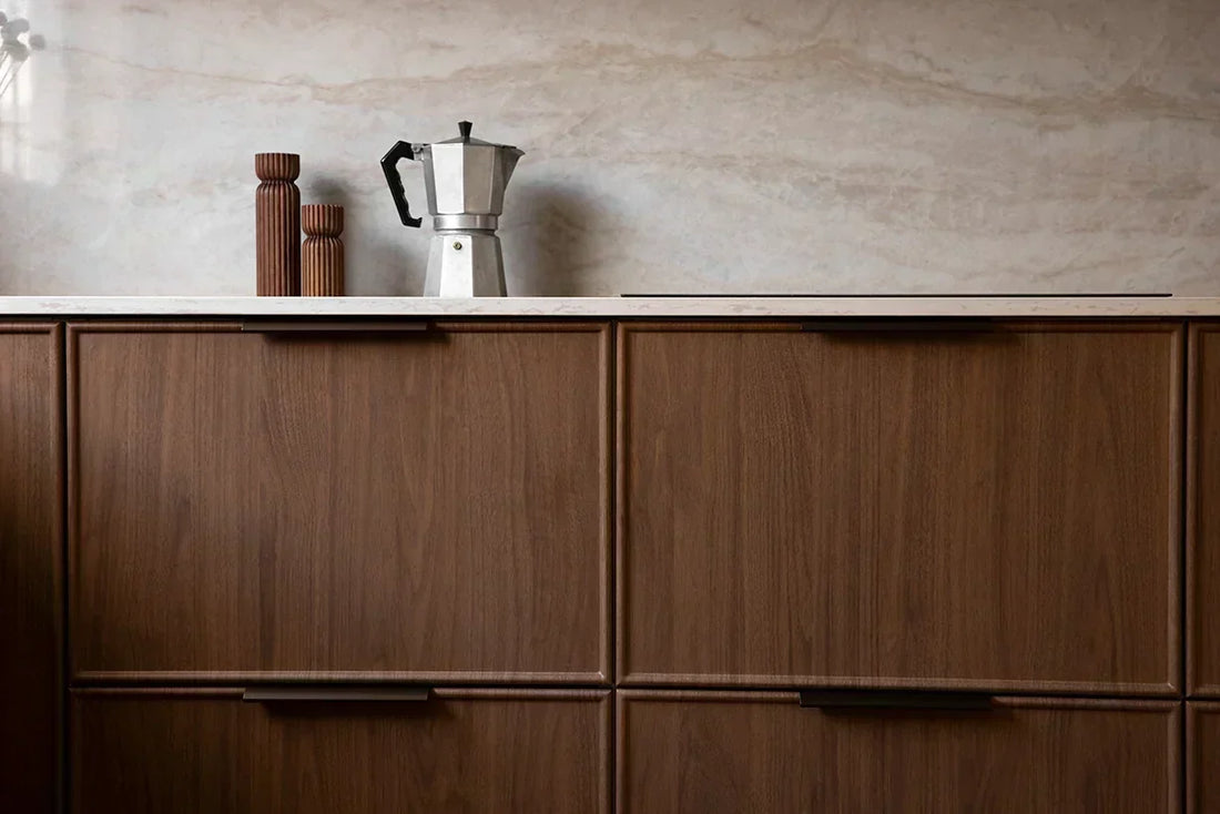 Turning the Page on a Small ’80s Kitchen